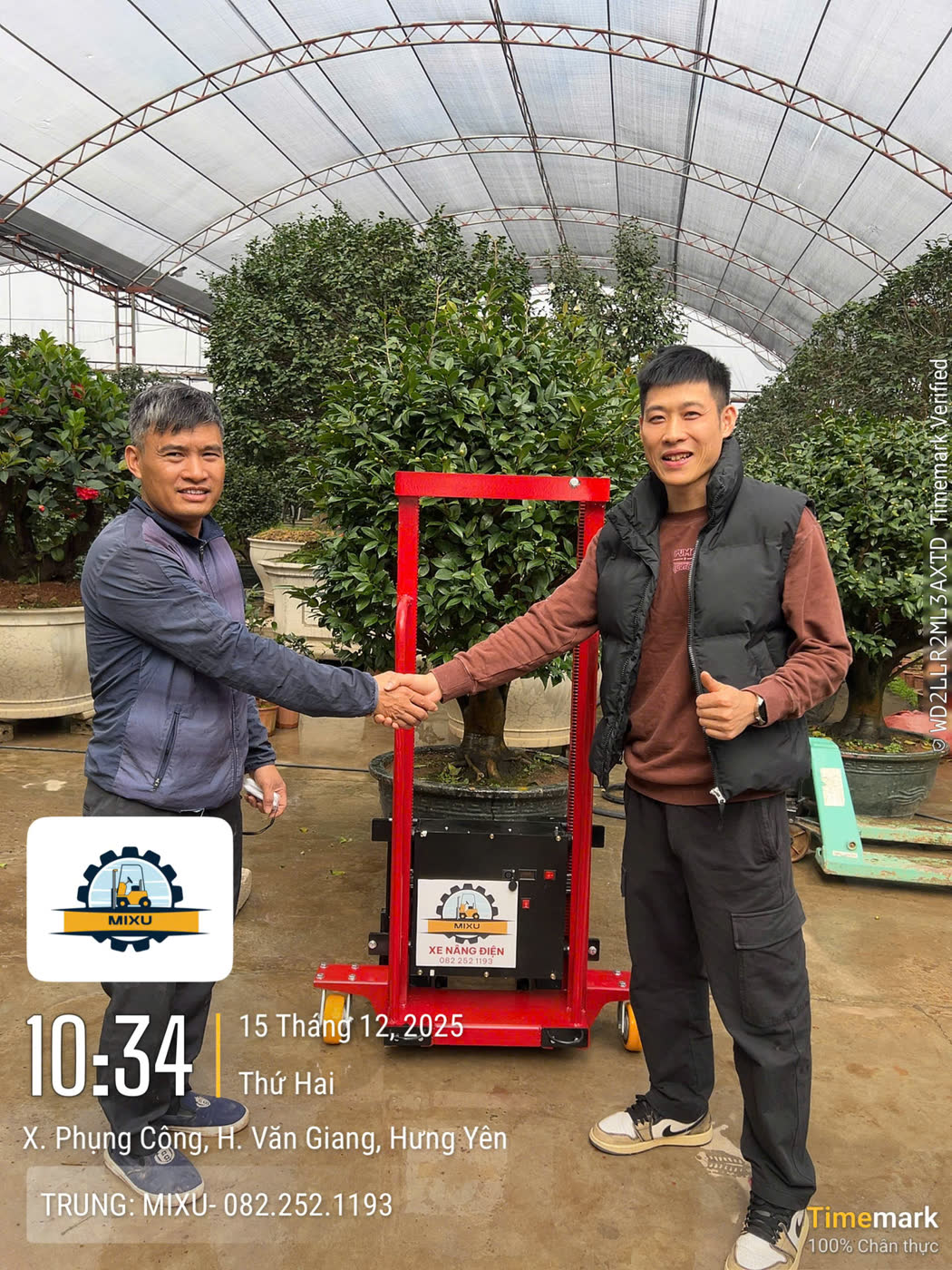 Bàn giao xe nâng MIXU tại vườn trà Văn Giang, Hưng Yên